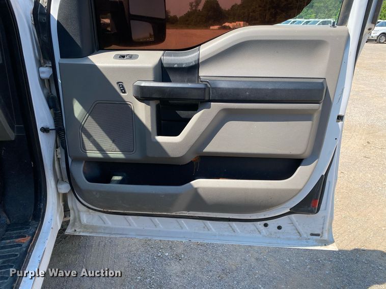 image for item DI7786 2017 Ford F250 Super Duty  SuperCab pickup truck