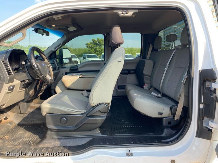 image for item DI7790 2019 Ford F250 Super Duty  SuperCab pickup truck