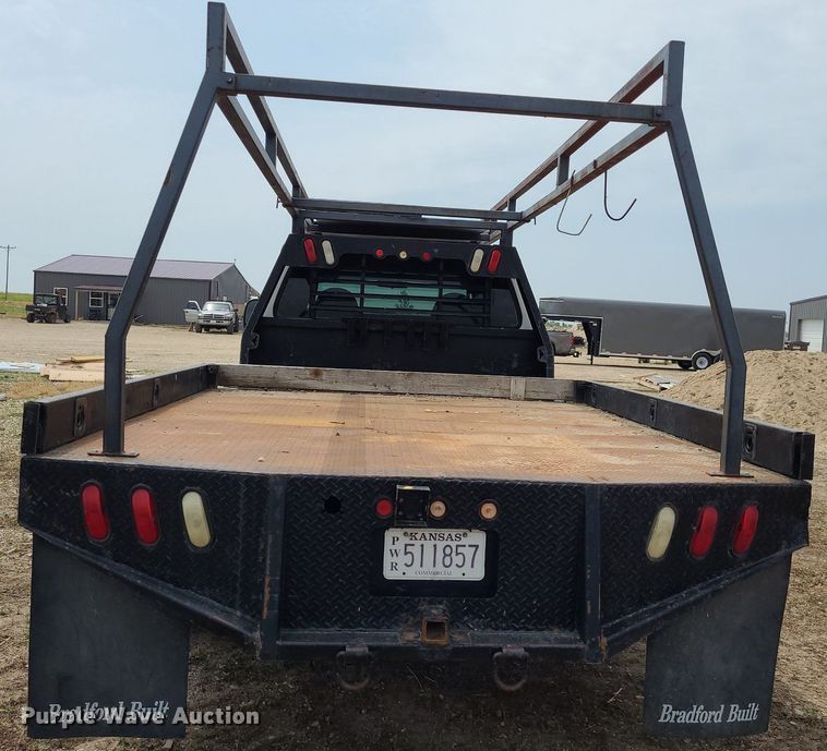 image for item DK1889 2006 Ford F450 Super Duty XL  Crew Cab flatbed truck