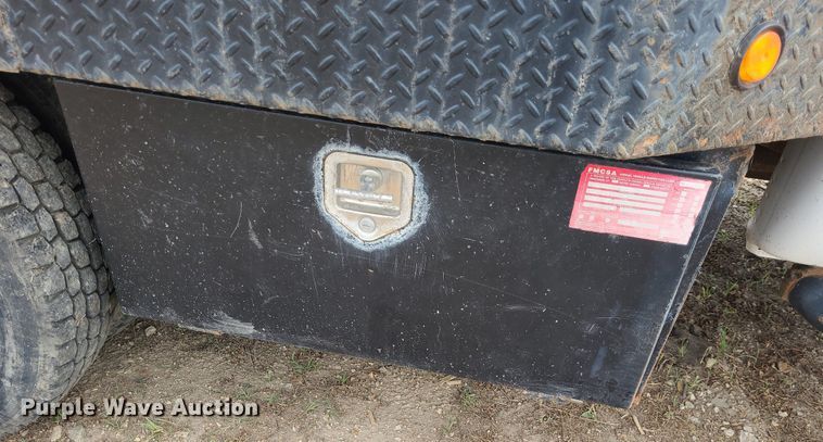 image for item DK1889 2006 Ford F450 Super Duty XL  Crew Cab flatbed truck