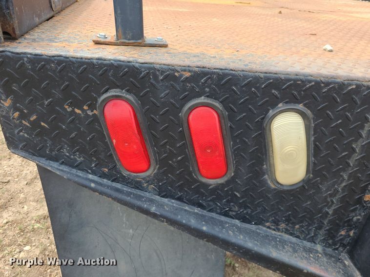 image for item DK1889 2006 Ford F450 Super Duty XL  Crew Cab flatbed truck