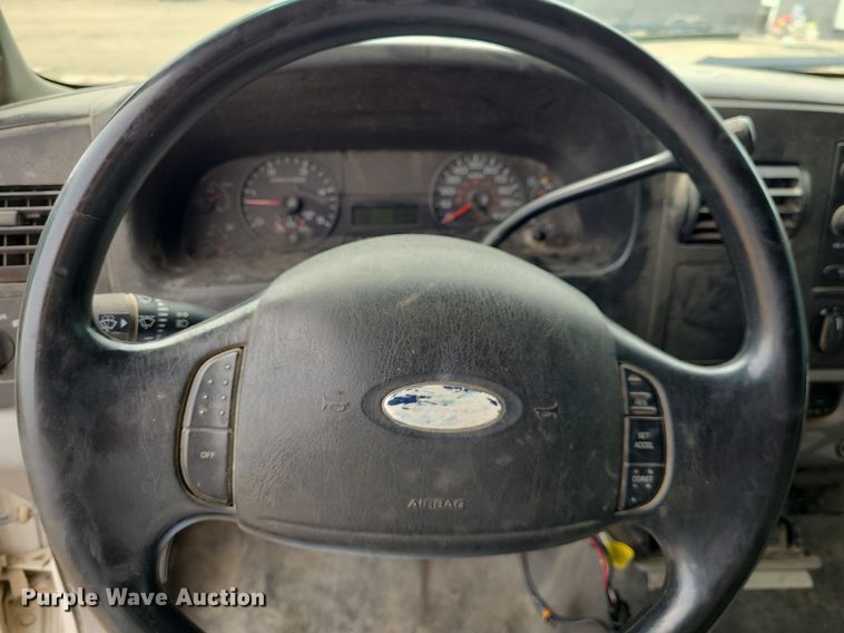 image for item DK1889 2006 Ford F450 Super Duty XL  Crew Cab flatbed truck