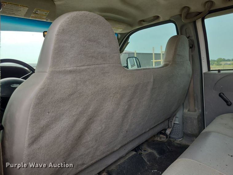 image for item DK1889 2006 Ford F450 Super Duty XL  Crew Cab flatbed truck