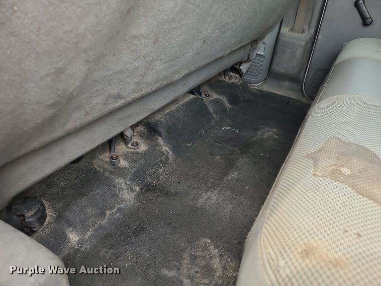 image for item DK1889 2006 Ford F450 Super Duty XL  Crew Cab flatbed truck