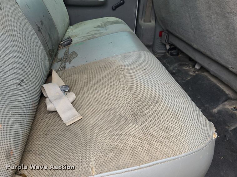 image for item DK1889 2006 Ford F450 Super Duty XL  Crew Cab flatbed truck