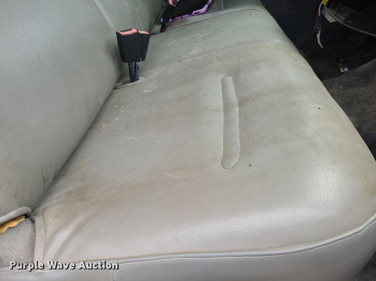 image for item DK1889 2006 Ford F450 Super Duty XL  Crew Cab flatbed truck