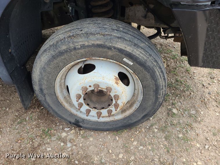 image for item DK1889 2006 Ford F450 Super Duty XL  Crew Cab flatbed truck