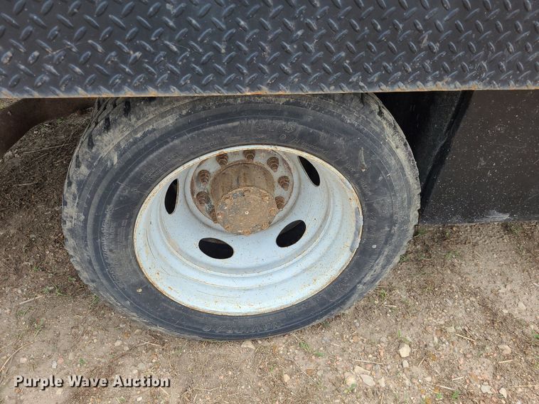 image for item DK1889 2006 Ford F450 Super Duty XL  Crew Cab flatbed truck