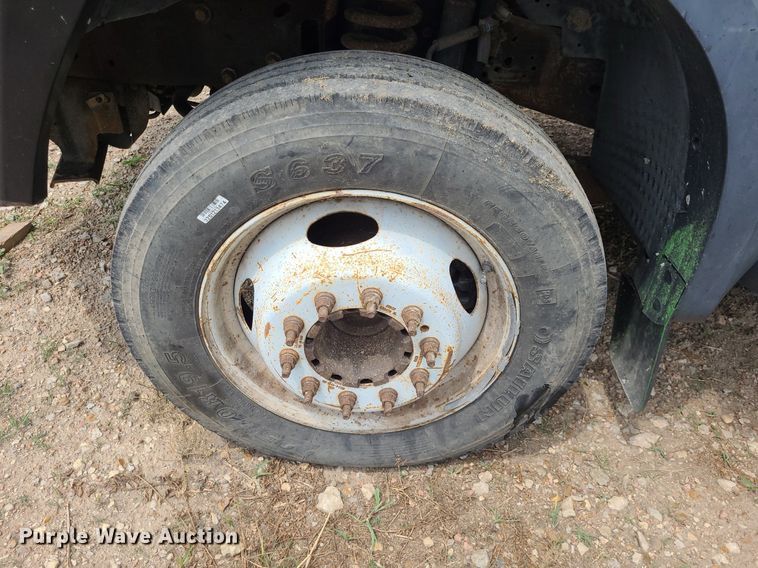 image for item DK1889 2006 Ford F450 Super Duty XL  Crew Cab flatbed truck