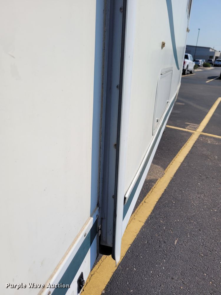 image for item DK1926 2001 Fleetwood Wilderness GL  camper