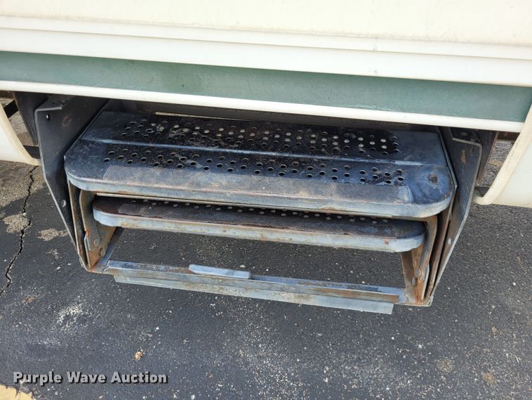 image for item DK1926 2001 Fleetwood Wilderness GL  camper