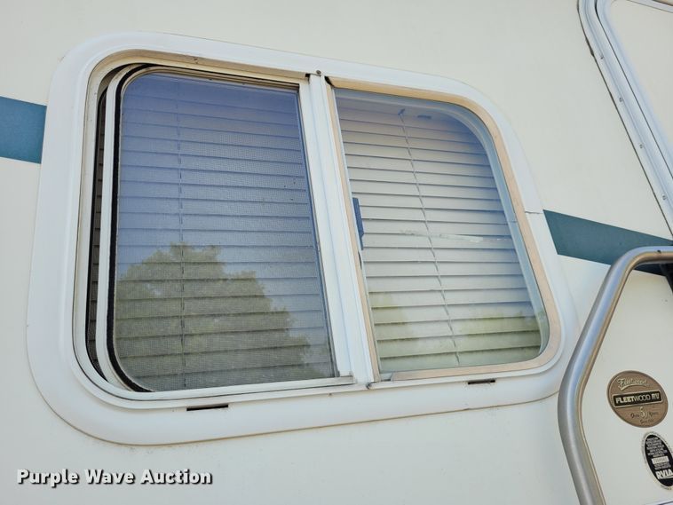 image for item DK1926 2001 Fleetwood Wilderness GL  camper