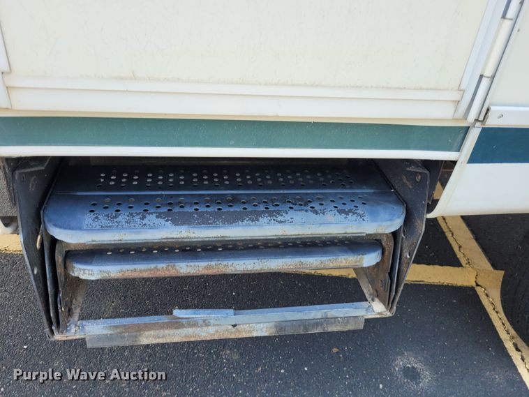 image for item DK1926 2001 Fleetwood Wilderness GL  camper