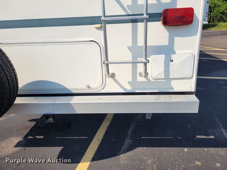 image for item DK1926 2001 Fleetwood Wilderness GL  camper