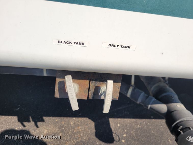 image for item DK1926 2001 Fleetwood Wilderness GL  camper