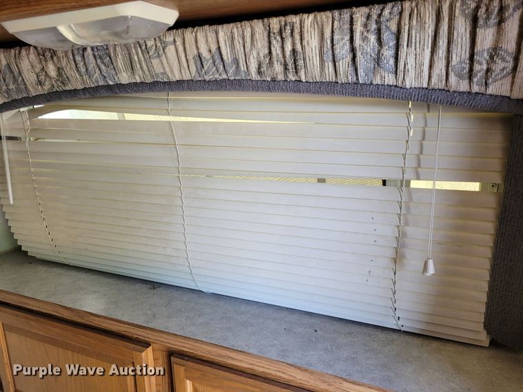 image for item DK1926 2001 Fleetwood Wilderness GL  camper