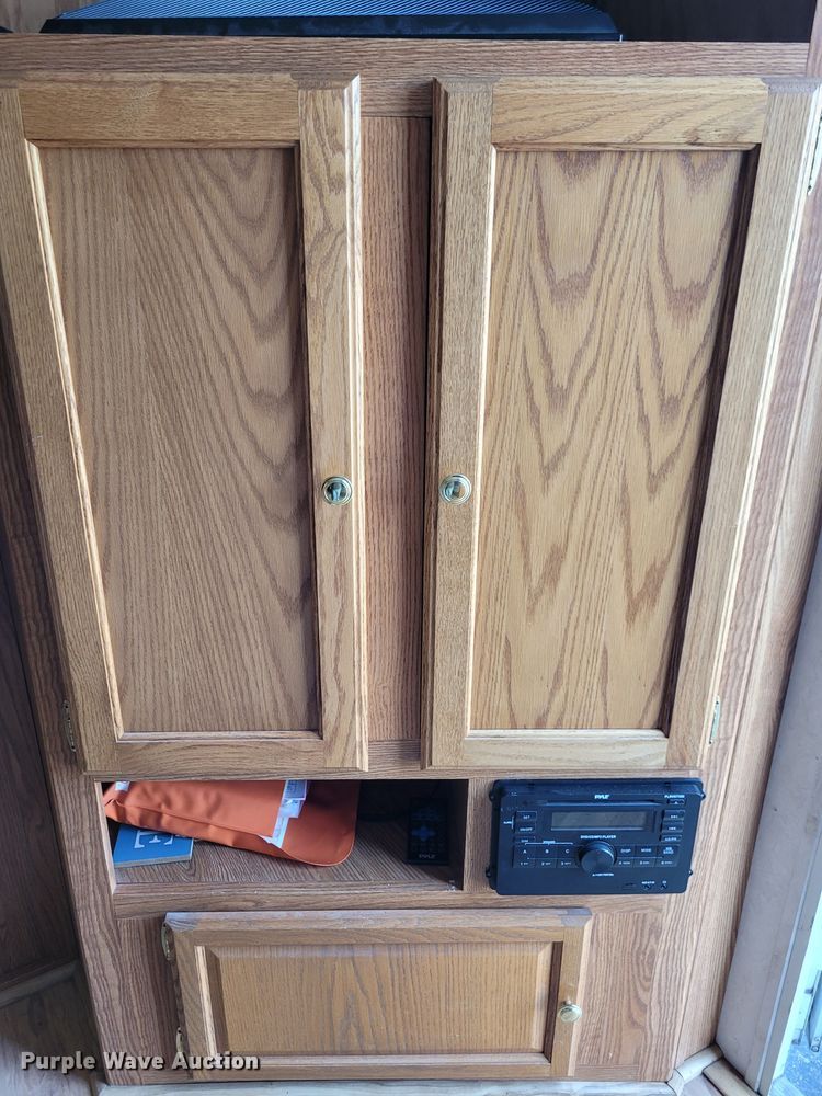 image for item DK1926 2001 Fleetwood Wilderness GL  camper