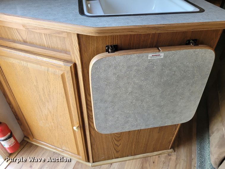 image for item DK1926 2001 Fleetwood Wilderness GL  camper