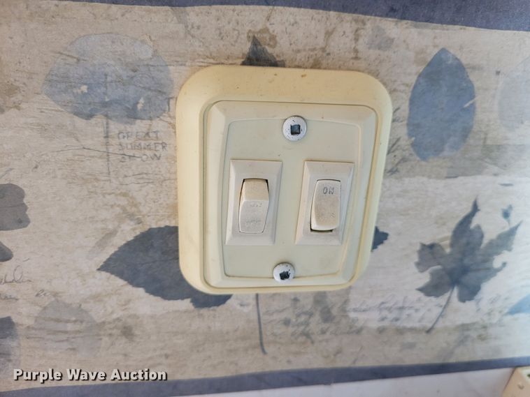 image for item DK1926 2001 Fleetwood Wilderness GL  camper