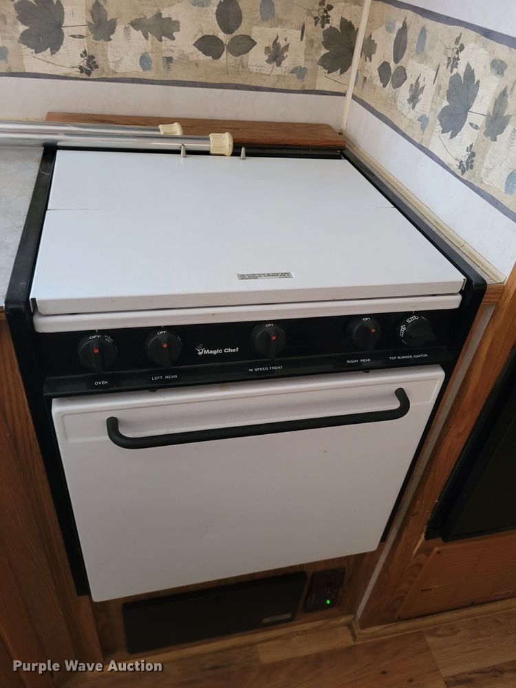 image for item DK1926 2001 Fleetwood Wilderness GL  camper