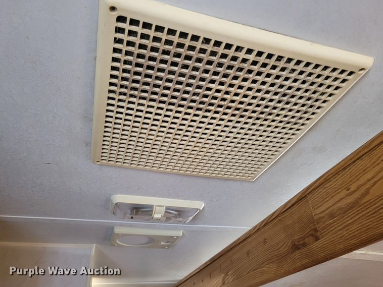 image for item DK1926 2001 Fleetwood Wilderness GL  camper