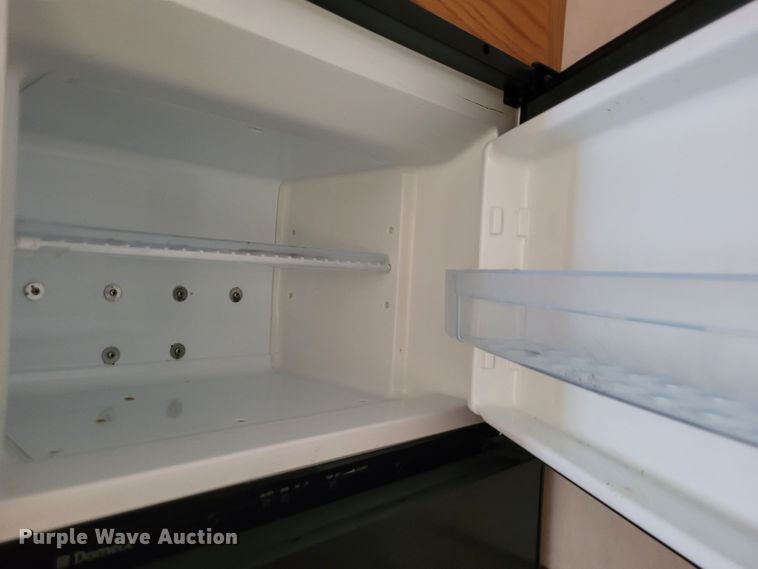 image for item DK1926 2001 Fleetwood Wilderness GL  camper