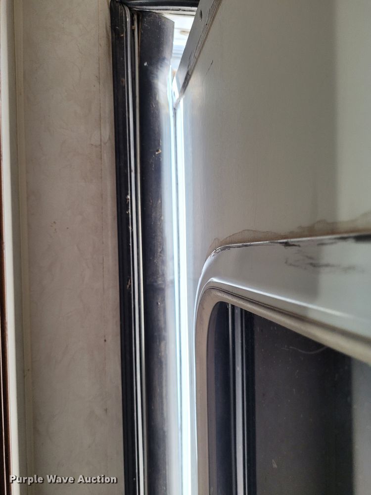 image for item DK1926 2001 Fleetwood Wilderness GL  camper