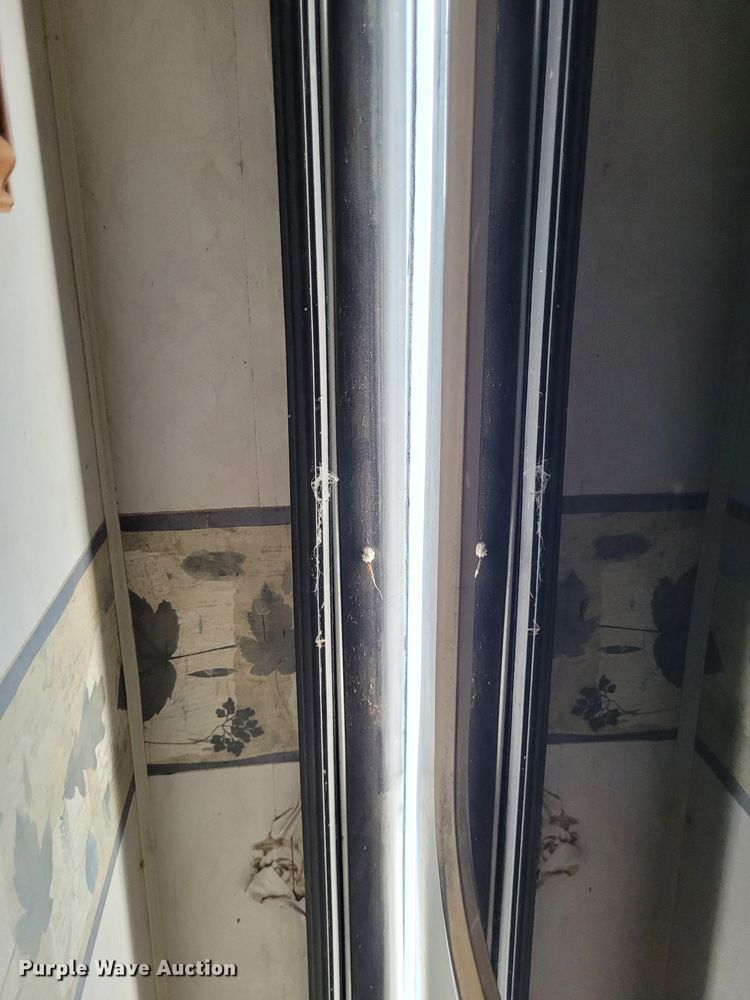 image for item DK1926 2001 Fleetwood Wilderness GL  camper