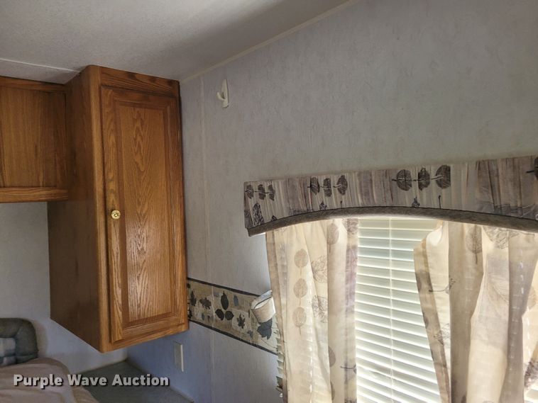 image for item DK1926 2001 Fleetwood Wilderness GL  camper