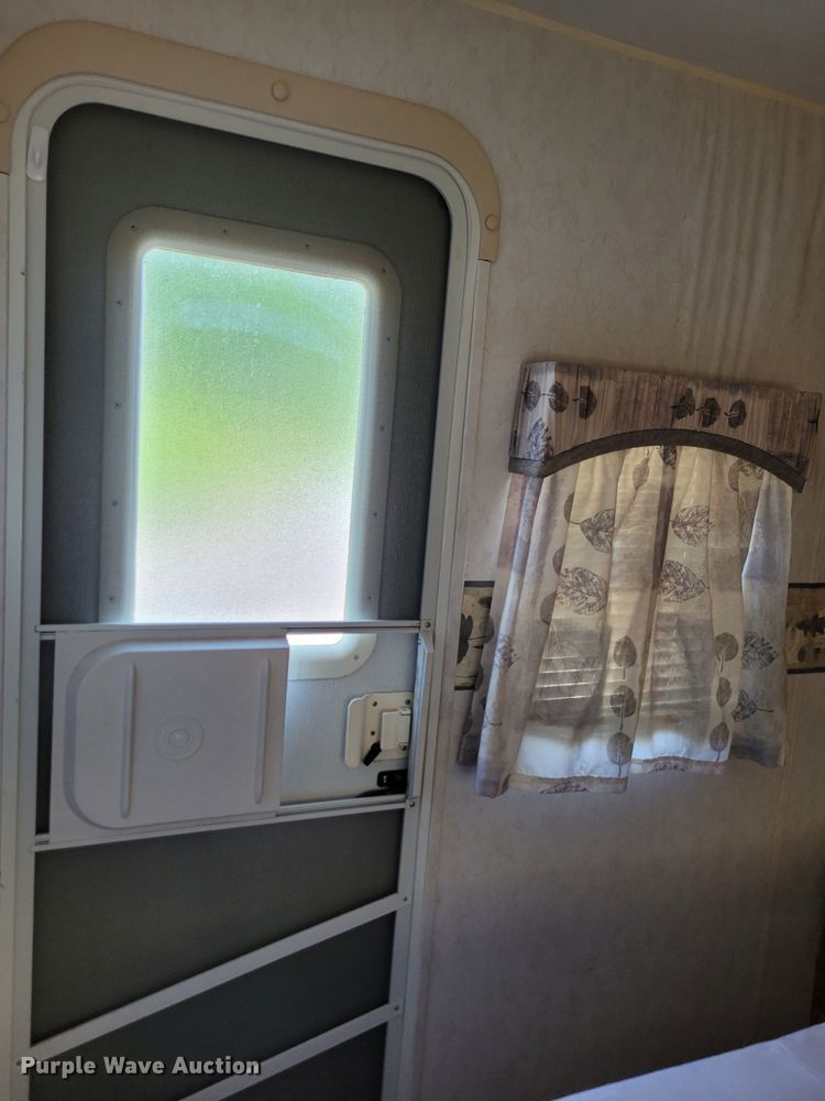 image for item DK1926 2001 Fleetwood Wilderness GL  camper