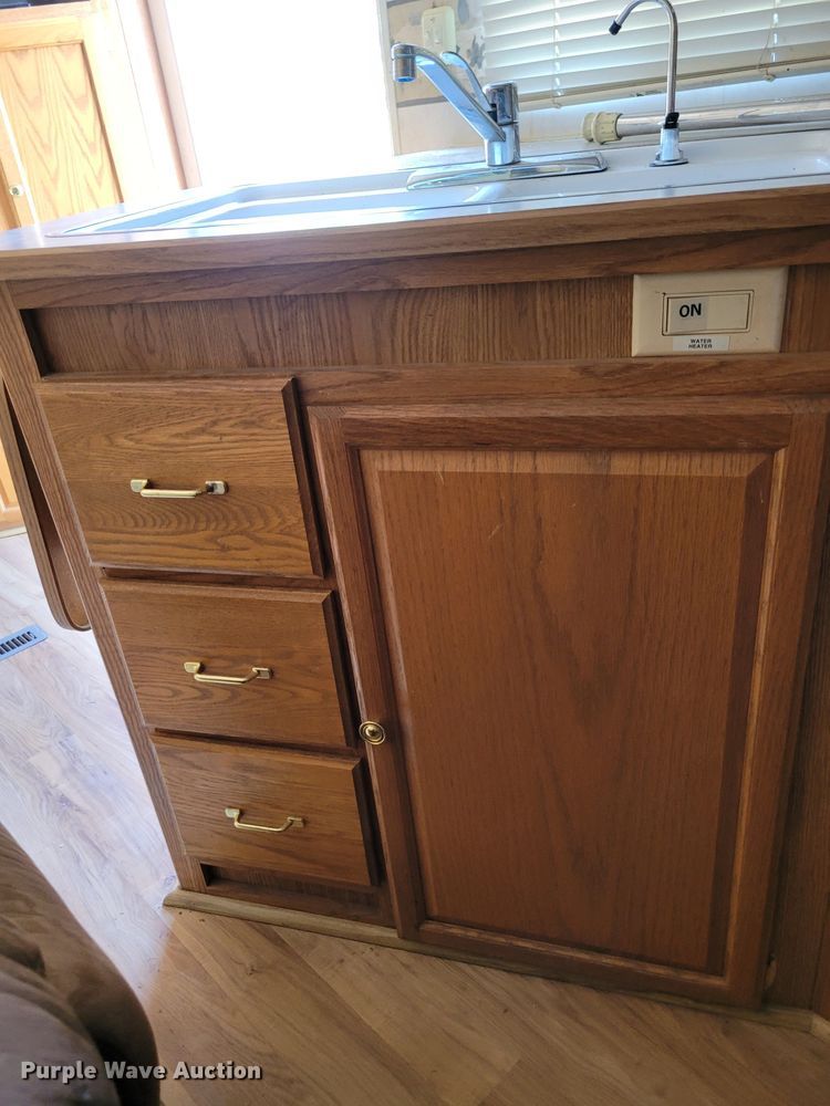 image for item DK1926 2001 Fleetwood Wilderness GL  camper