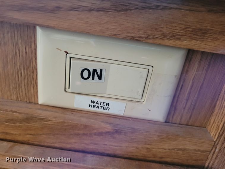 image for item DK1926 2001 Fleetwood Wilderness GL  camper