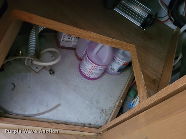 image for item DK1926 2001 Fleetwood Wilderness GL  camper