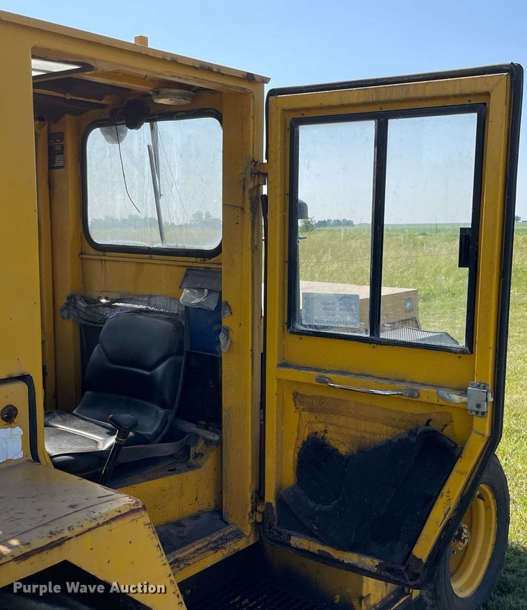 image for item DL3770 Sellick  SG60 forklift