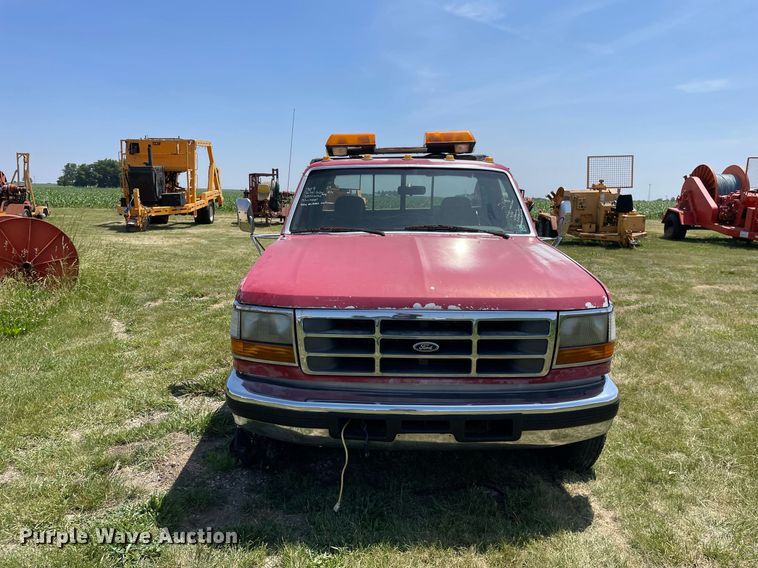 image for item DL3782 1989 Ford F-Super Duty  tow truck