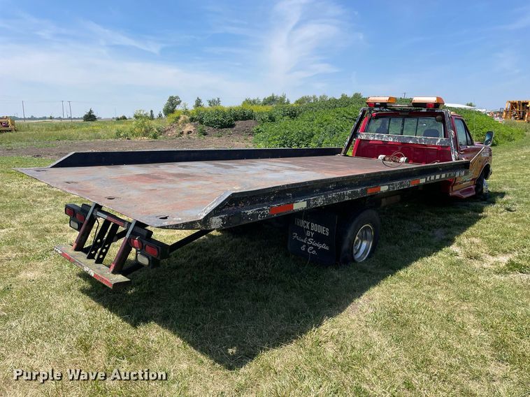 image for item DL3782 1989 Ford F-Super Duty  tow truck