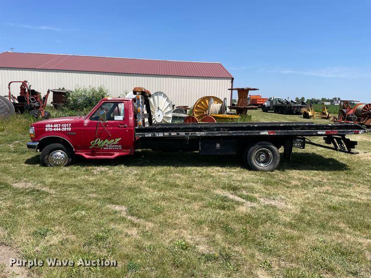 image for item DL3782 1989 Ford F-Super Duty  tow truck