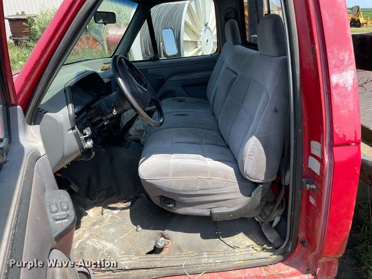 image for item DL3782 1989 Ford F-Super Duty  tow truck