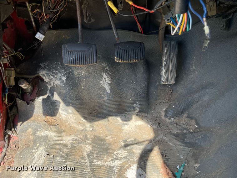 image for item DL3782 1989 Ford F-Super Duty  tow truck