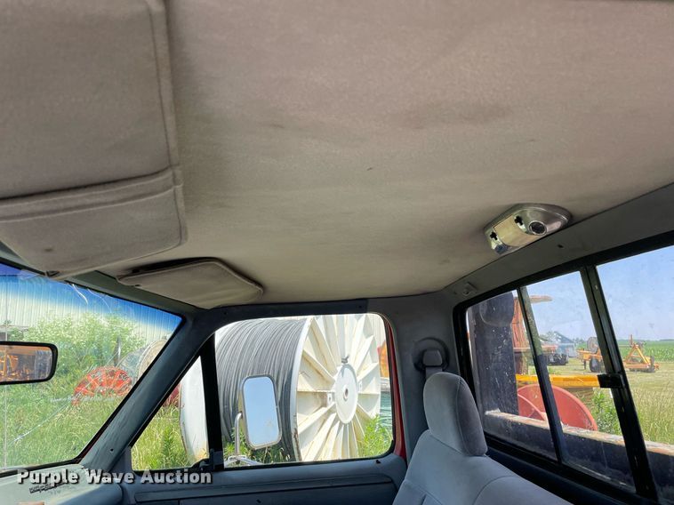 image for item DL3782 1989 Ford F-Super Duty  tow truck