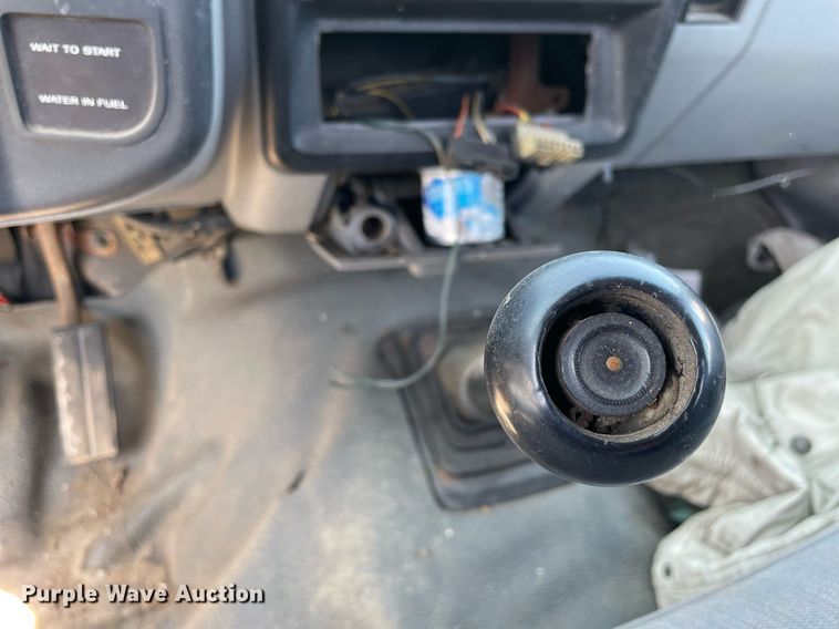 image for item DL3782 1989 Ford F-Super Duty  tow truck