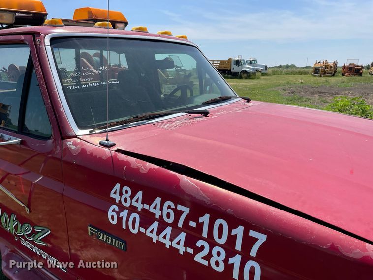 image for item DL3782 1989 Ford F-Super Duty  tow truck