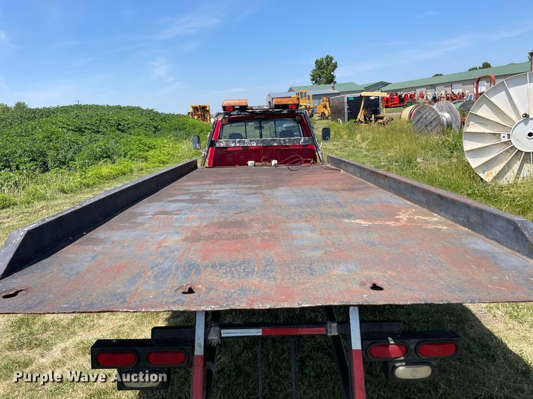 image for item DL3782 1989 Ford F-Super Duty  tow truck