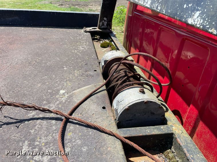 image for item DL3782 1989 Ford F-Super Duty  tow truck