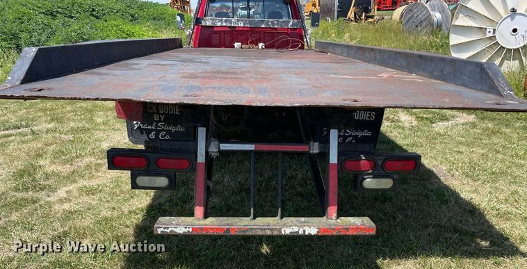image for item DL3782 1989 Ford F-Super Duty  tow truck