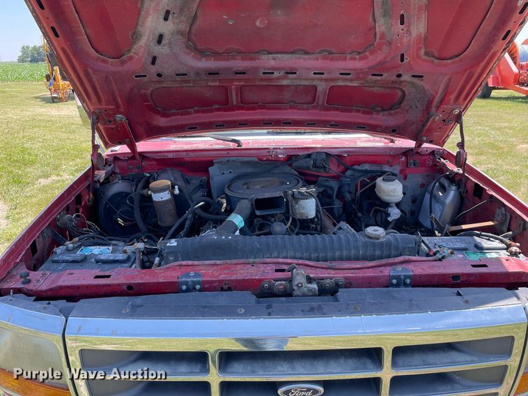 image for item DL3782 1989 Ford F-Super Duty  tow truck