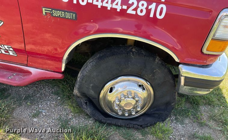 image for item DL3782 1989 Ford F-Super Duty  tow truck