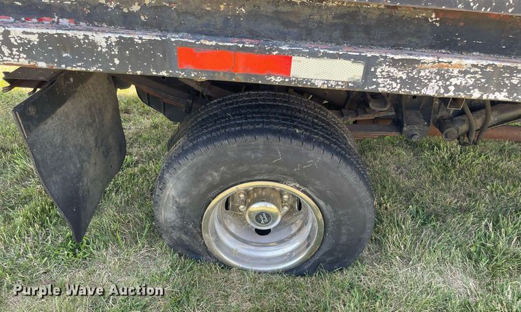 image for item DL3782 1989 Ford F-Super Duty  tow truck