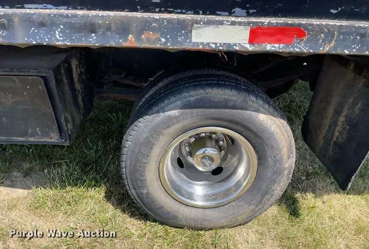 image for item DL3782 1989 Ford F-Super Duty  tow truck