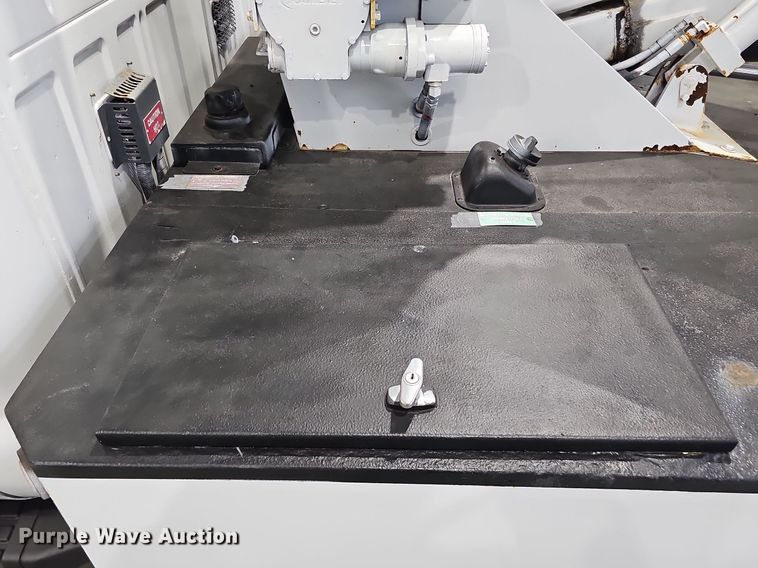 image for item DM8030 2014 Ford F550 Super Duty  tow truck